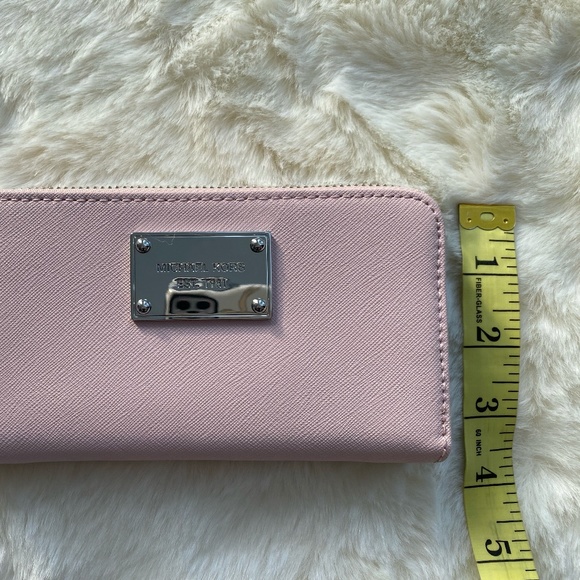 Michael Kors Light Pink Wallet Wristlet - Picture 7 of 9